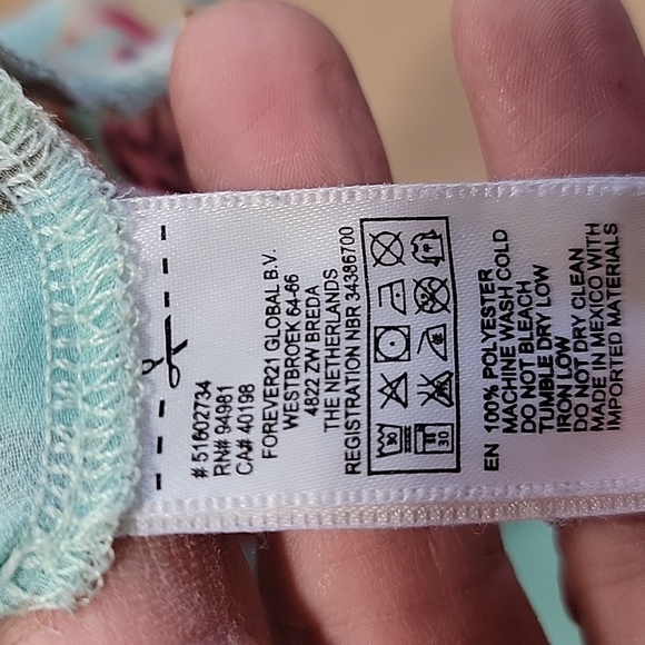 Forever 21 Light Blue Floral High Low Hem Tie Back Sheer Sleeveless Blouse - Picture 12 of 12